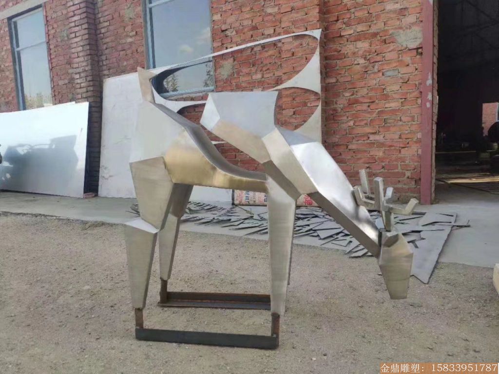 不锈钢拉丝面小鹿雕塑 草坪动物雕塑