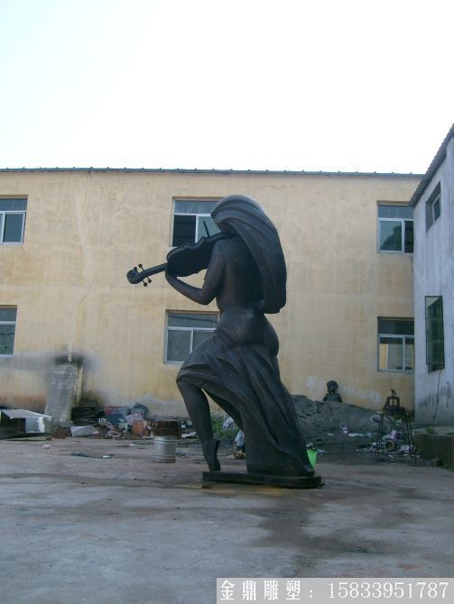 小提琴演奏人物铜雕塑