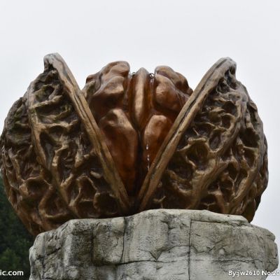 核桃铜雕塑 园林景观雕塑